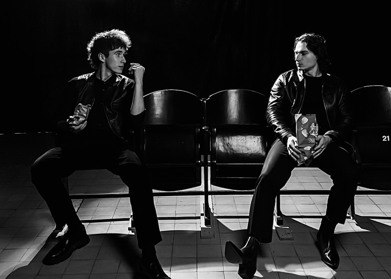 Když láska vyhasne a noci nekončí. Temná výpověď Caramelu a Petrofskiho