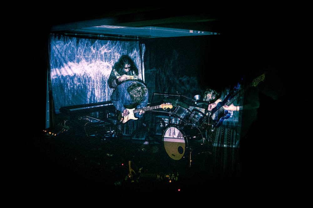 Pražská kapela NOSTRA vydává debutové album „Lit In Vain“