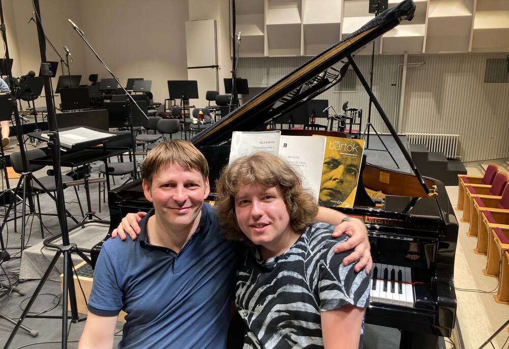 Tři Bartókovy klavírní koncerty – Strhující debut Tomáše Vrány