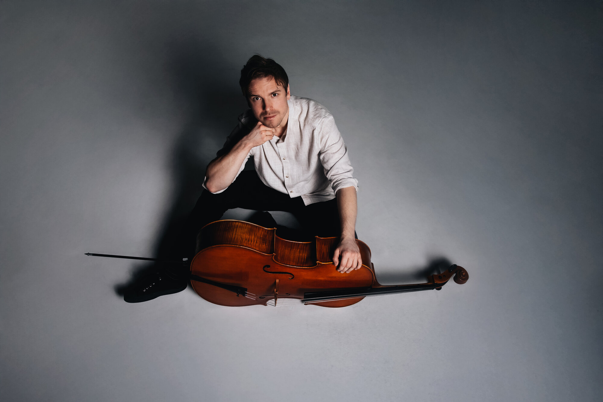 Pavel Čadek: violončellista, který vkusně střídá vážnější tvorbu s humorem